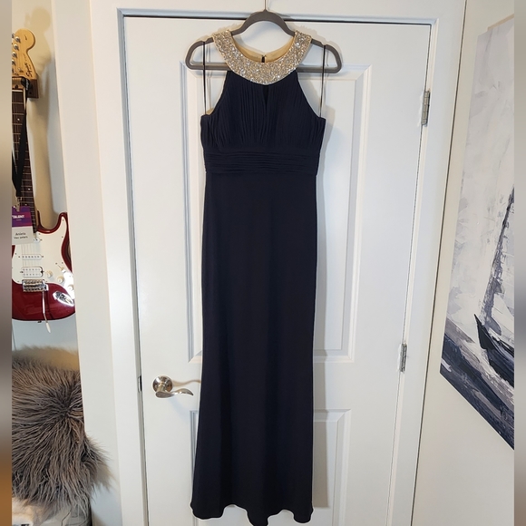 Navy formal gown dress with stretchy fabric and flare bottom - Picture 6 of 6